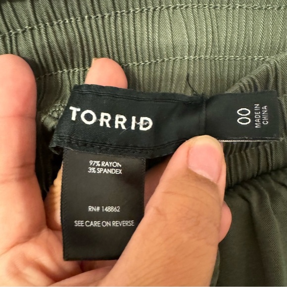 Torrid Relaxed Fit Jogger - Challis Olive Green Women Size 00 - Picture 8 of 8
